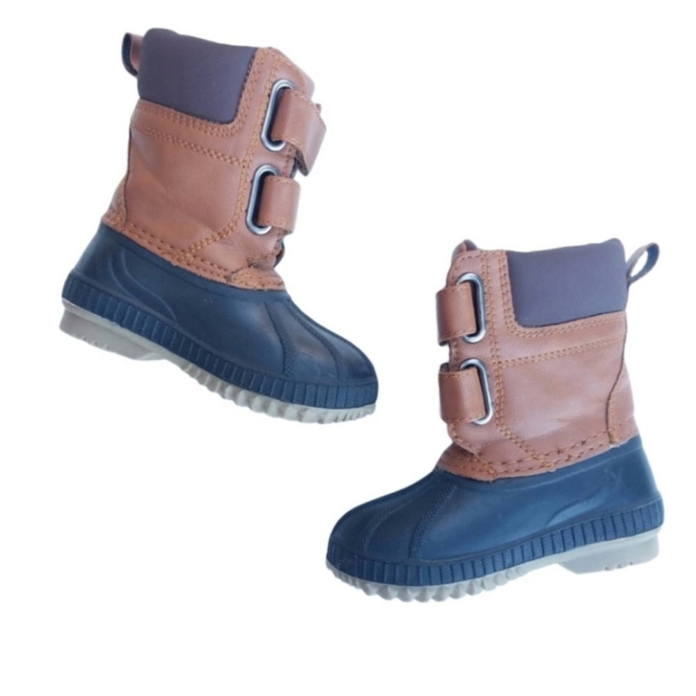 GAP Snow Boots Girls & Boys Size 5T/6T